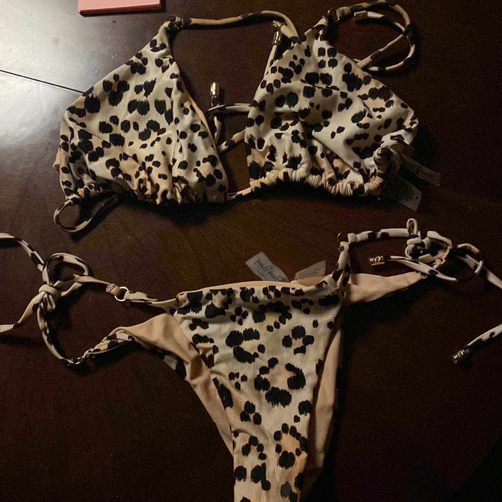 2 piece Beachbunny bikini SZ DD & SMALL